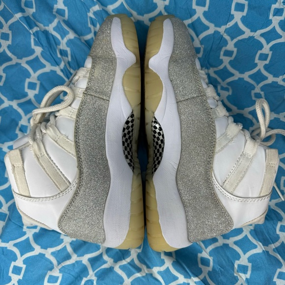 Nike Women’s size 7 Air Jordan 11 retro Vast grey glitter sparkle wmns sneakers - Picture 6 of 11